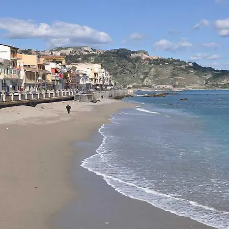 Giardini-naxos Via Umberto 25 Appartamento