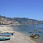 Appartamento Giardini-naxos Via Umberto 25 *