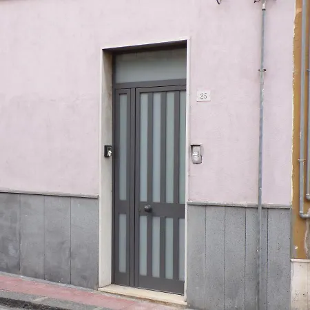 Giardini-naxos Via Umberto 25 * Giardini Naxos