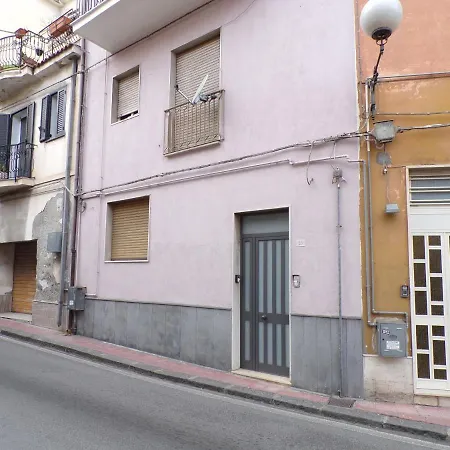 Appartamento Giardini-naxos Via Umberto 25 *